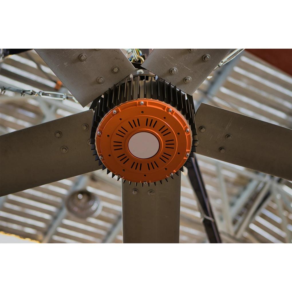 พัดลมยักษ์ติดเพดาน